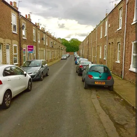 Hotel Cosy Little Just Outside Walls *