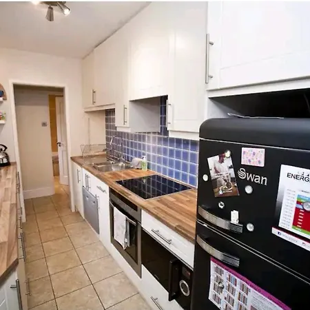Cosy Little Just Outside Walls Holiday home *