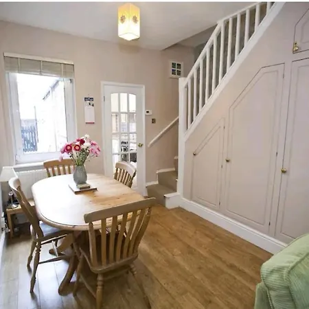 Holiday home Cosy Little Just Outside Walls York