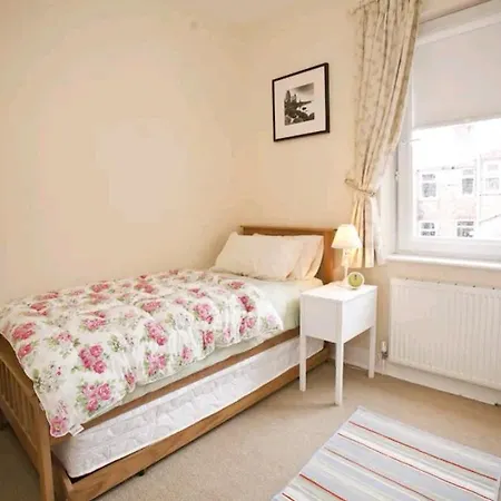Cosy Little Just Outside Walls York
