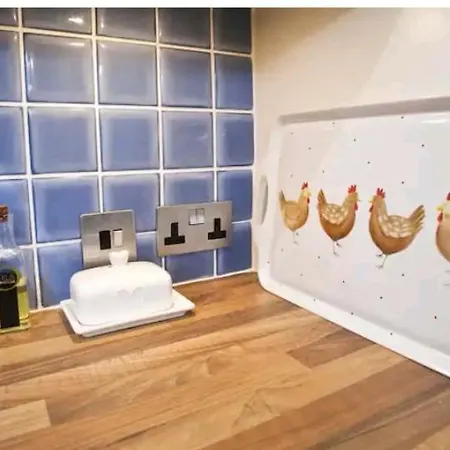 Cosy Little Just Outside Walls Szálloda *